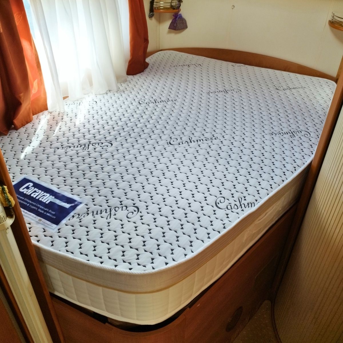 Imperial Elite™ 2000 Mattress fitted in Hobby Siesta Exclusive 650 FLC, Hoddesdon